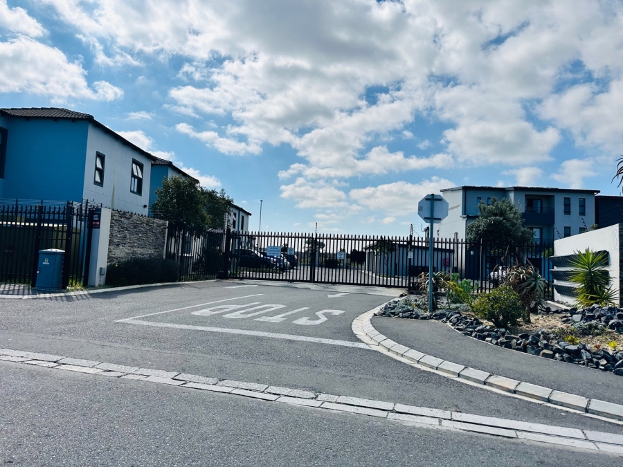 2 Bedroom Property for Sale in Parklands North Western Cape